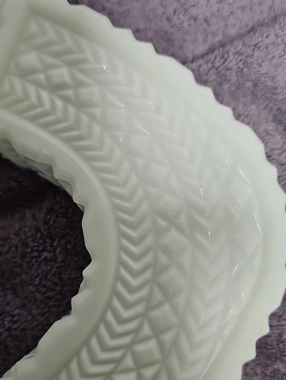 Vintage Westmoreland Curved Candle/Server Milk Glass Home Accents